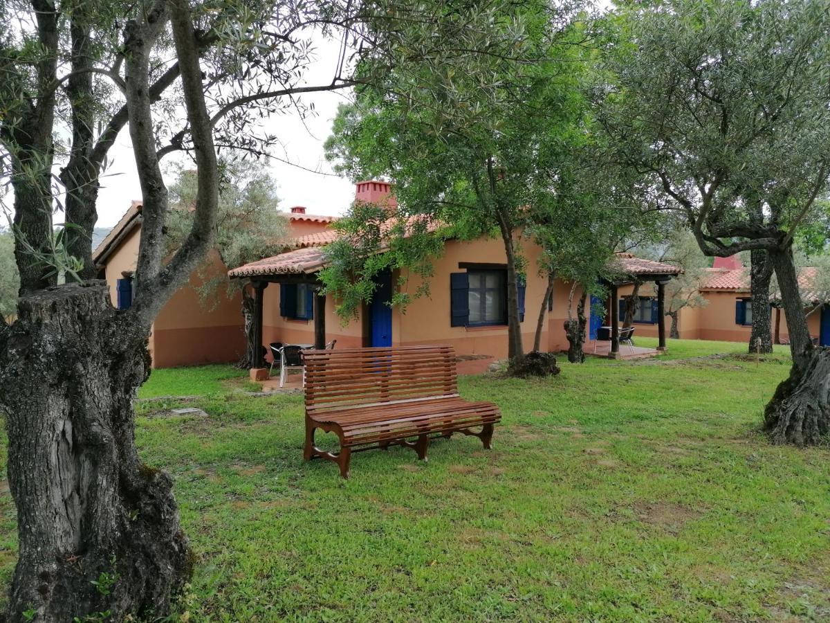 Complejo Aldea Vetonia Check Out Hasta Las 20H Parque De Mascotas Zonas Infantiles Ideal Grupos Parejas Familias Informate Apertura Piscina 1 De Mayo Hervás Dış mekan fotoğraf