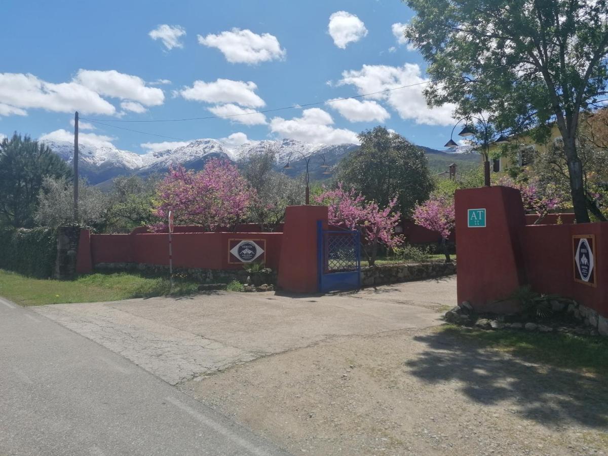 Complejo Aldea Vetonia Check Out Hasta Las 20H Parque De Mascotas Zonas Infantiles Ideal Grupos Parejas Familias Informate Apertura Piscina 1 De Mayo Hervás Dış mekan fotoğraf