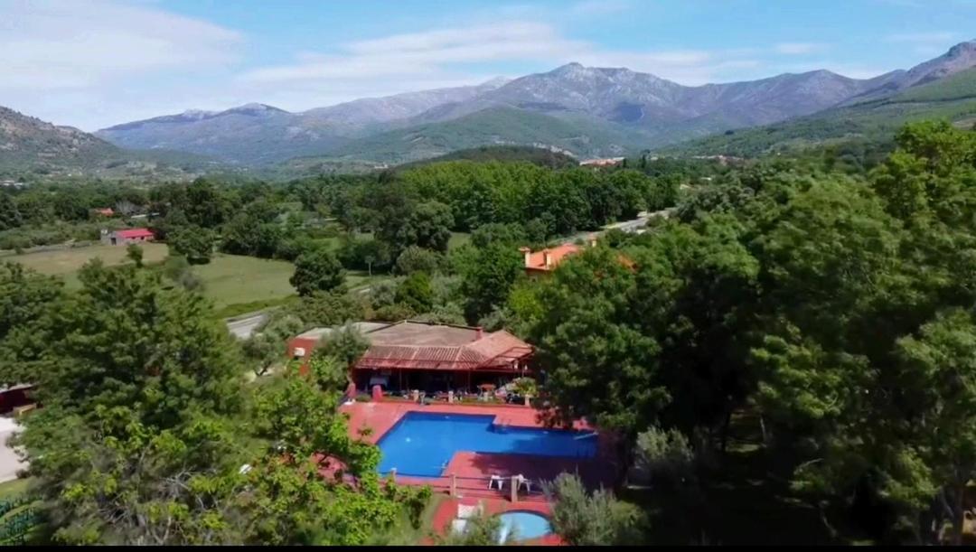 Complejo Aldea Vetonia Check Out Hasta Las 20H Parque De Mascotas Zonas Infantiles Ideal Grupos Parejas Familias Informate Apertura Piscina 1 De Mayo Hervás Dış mekan fotoğraf