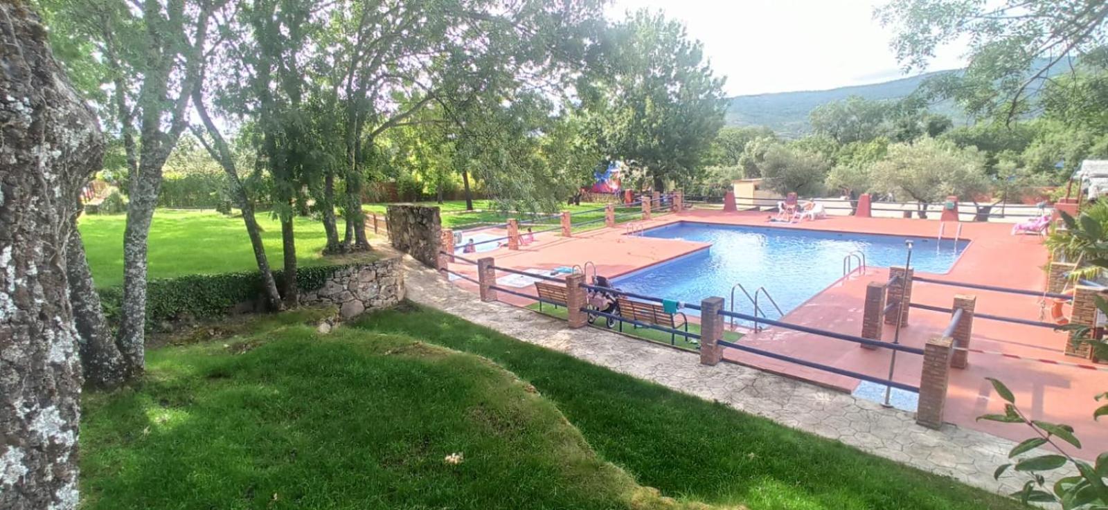 Complejo Aldea Vetonia Check Out Hasta Las 20H Parque De Mascotas Zonas Infantiles Ideal Grupos Parejas Familias Informate Apertura Piscina 1 De Mayo Hervás Dış mekan fotoğraf