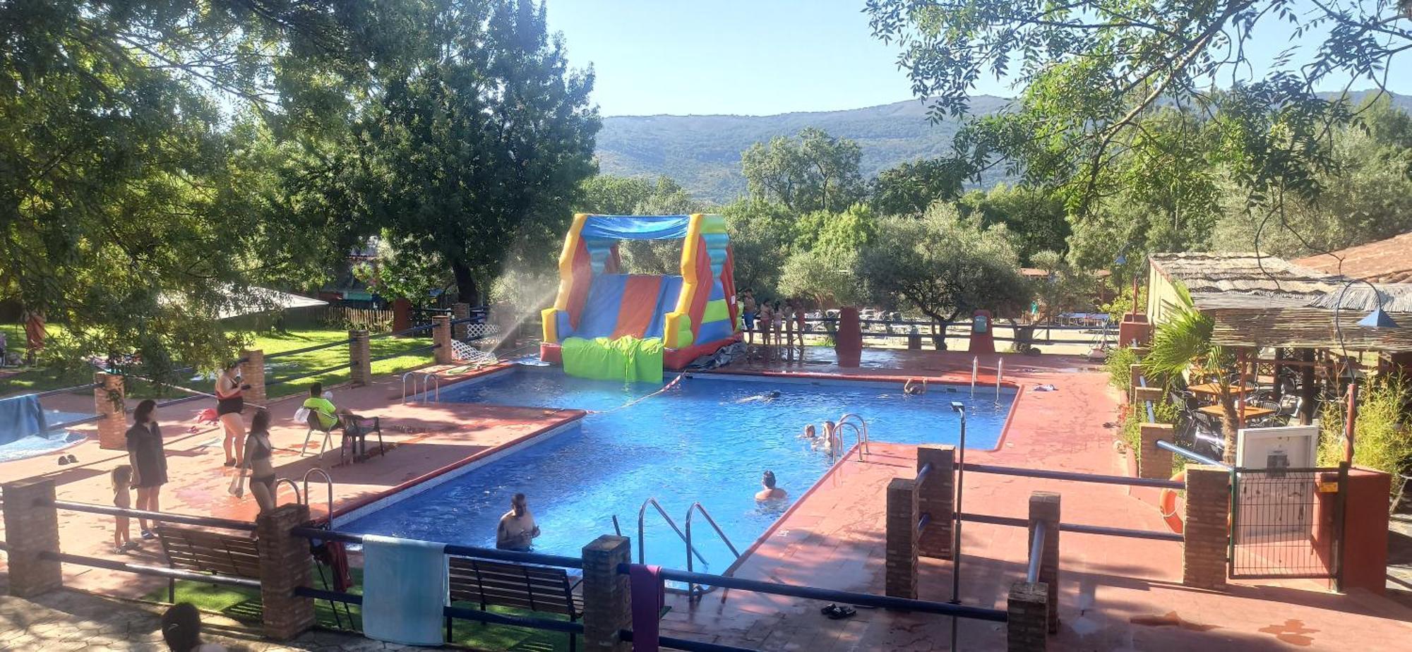 Complejo Aldea Vetonia Check Out Hasta Las 20H Parque De Mascotas Zonas Infantiles Ideal Grupos Parejas Familias Informate Apertura Piscina 1 De Mayo Hervás Dış mekan fotoğraf