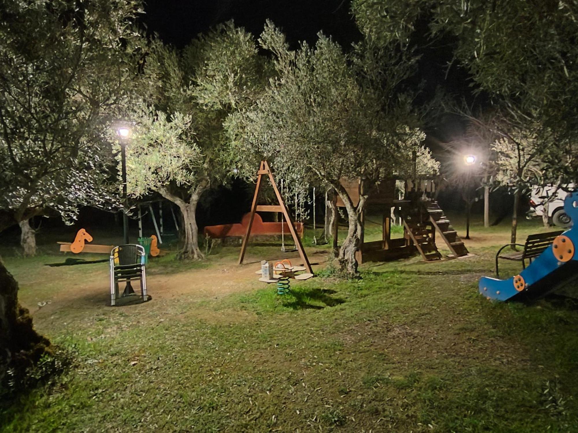 Complejo Aldea Vetonia Check Out Hasta Las 20H Parque De Mascotas Zonas Infantiles Ideal Grupos Parejas Familias Informate Apertura Piscina 1 De Mayo Hervás Dış mekan fotoğraf